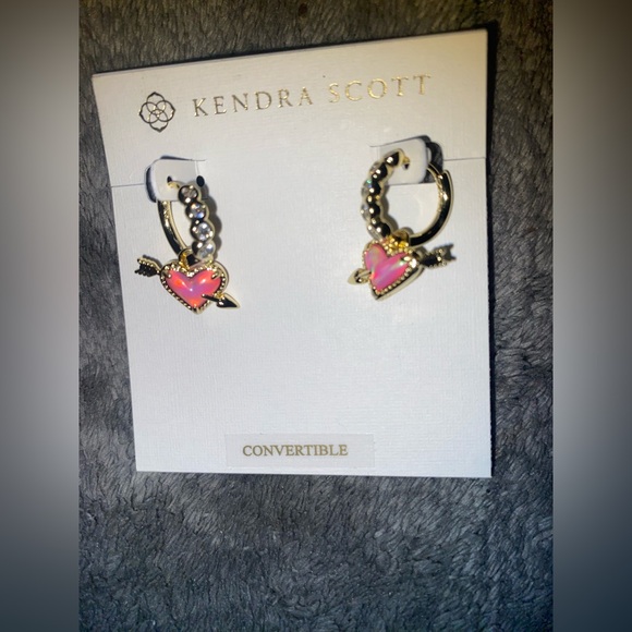 BNWT Kendra Scott Ari Heart Arrow Gold Convertible Huggie Earrings $85 - Picture 2 of 4